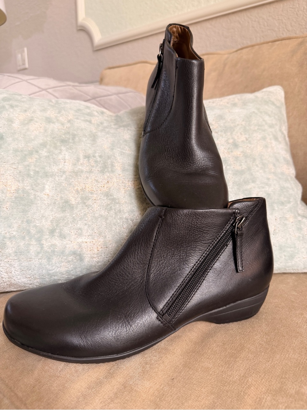 Dansko Fifi Black Leather Side-Zip Ankle Boots Booties Size 40 (US 9.5-10)